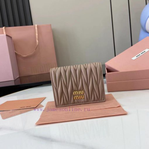 MiuMiu Bags Equipped With A Complete Set Of Original Packaging The New Pocket Wallet Is Made Of Imported To 5prj6u6n