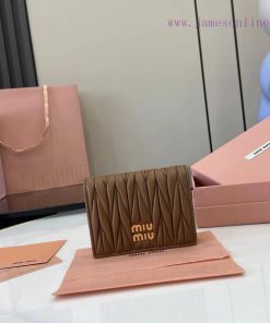 MiuMiu Bags Equipped With A Complete Set Of Original Packaging The New Pocket Wallet Is Made Of Imported To ilmexw7e