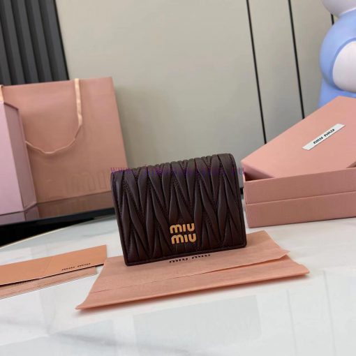 MiuMiu Bags Equipped With A Complete Set Of Original Packaging The New Pocket Wallet Is Made Of Imported To al2hy8jg