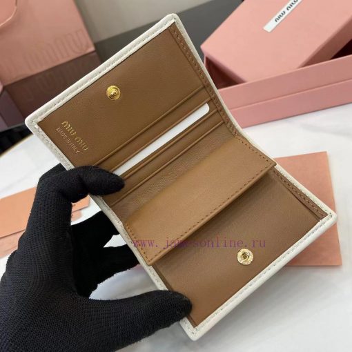 MiuMiu Bags Equipped With A Complete Set Of Original Packaging The New Pocket Wallet Is Made Of Imported To w22zsaau - Image 8