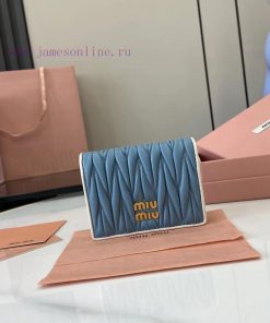 MiuMiu Bags Equipped With A Complete Set Of Original Packaging The New Pocket Wallet Is Made Of Imported To z5jt4yk1