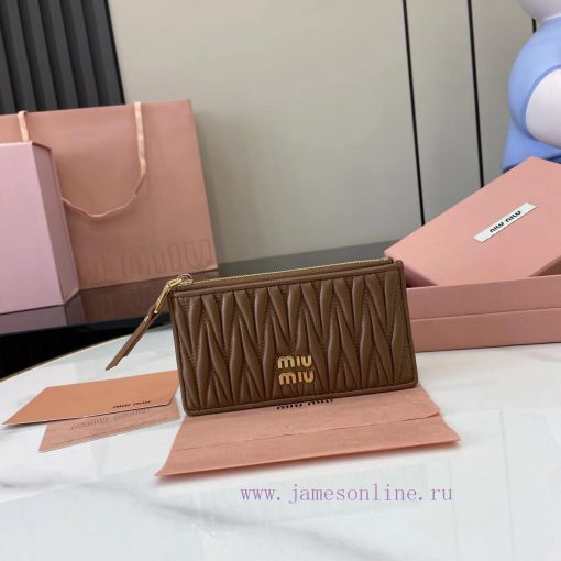 MiuMiu Bags The Latest Pocket Wallet Card Bag Comes With A Complete Set Of Original Packaging Featuring Top r222l2ya