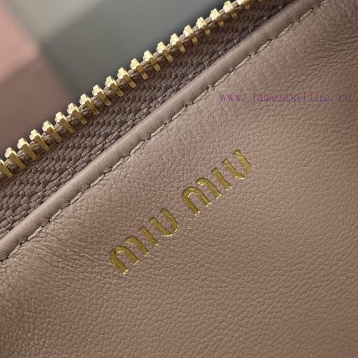 MiuMiu Bags The Latest Pocket Wallet Card Bag Comes With A Complete Set Of Original Packaging Featuring Top ue8s8h0i - Image 10