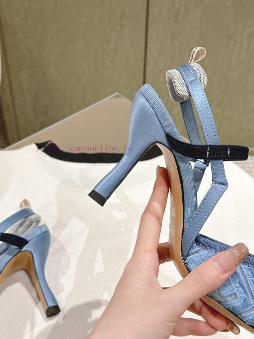 | ²⁰²4 𝐬𝐬  🤍🤎Fendi Fashion Show Flagship Series New Products Launched Inspired By The Design Of 5cn38het - Image 7