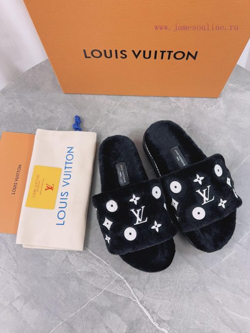 Louis Vuitton 2024 New Wool Slippers Made Of Fine And Soft WoolTop Quality Pure Fur Integrated jox4txd8 - Image 5