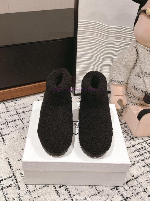 Top QualityPrada Fw24 New Arrival～P Home 2024 Autumn/Winter New Triangle Logo Hairy BootsHow Co bcsyzrb1 - Image 2