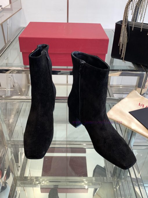 Valentino 24ss Autumn And Winter New Square Toe V-button Short BootsValentino's Top Of The Line q4482wrx - Image 8