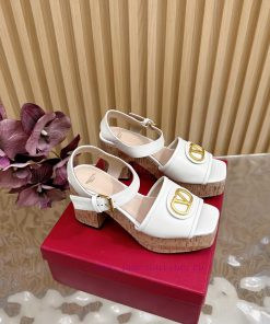 Valentino Paris Fashion Show Launches Valentino Hentian High Waterproof Platform Sandals In 202 mec6i0wu