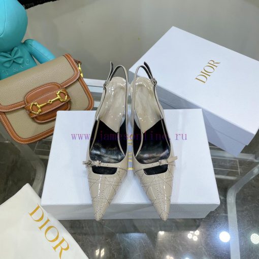 Price Not NegotiableDIOR 𝟐𝟎𝟐𝟐𝟐/𝐒𝐒𝐧𝐞𝐰 Spring/Summer New Products Middle Aged Electric Embroidery hjicvp78 - Image 2