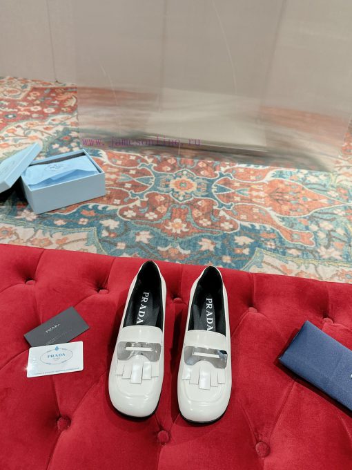 ️  PRADA Makes A Hot Debut With Top-notch Photos Original Remastered Version Super Regular All o6ynrhh6