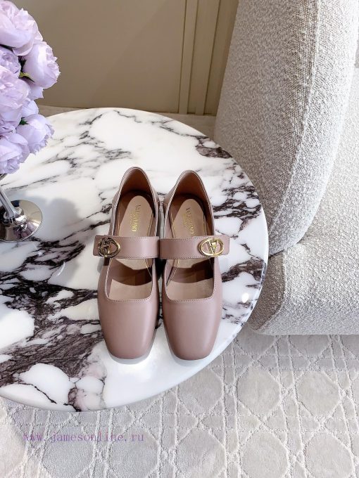 Valentino's New Mary Jane Flats Classic V-button Element Make People Stand Out It's Really Swee 2r22oxxi
