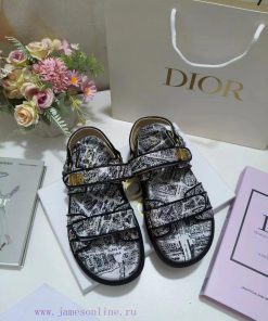 The Dioract Sandals Made Of Cowhide Leather Are Adorned With A Quilted Effect Rattan Pattern Wh ablyqe8c