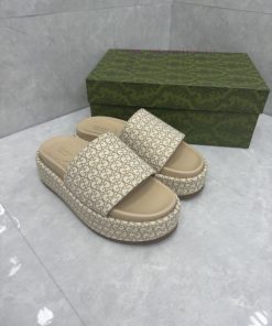 Ladies' GG Gucci Thick Bottom SlippersGucci Women's Signature Shoes Highlight A Striking Theme wqzh7u3a