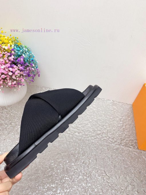 Louis Vuitton 2024 New Product Quality Perfect Details Fabric Hand Sewn Swarovski Crystal Diamo 2ufk5jld - Image 9