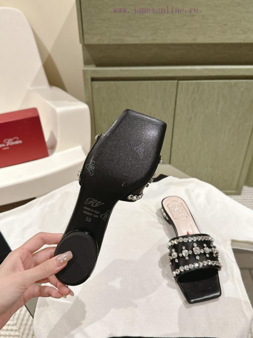 | ²⁰²4 𝐬𝐬  🤍🤎New Diamond Slippers Series Newly ReleasedAn Elegant And Fresh Style The Latest Ve mdbdjo71 - Image 7