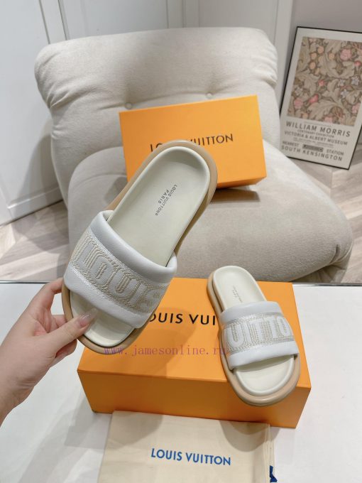 LV Couple's Flagship Slipper Hard Goods Are Newly ReleasedA High-end Purchasing Product With A s6nsrhqg - Image 3