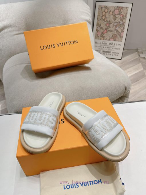LV Couple's Flagship Slipper Hard Goods Are Newly ReleasedA High-end Purchasing Product With A s6nsrhqg - Image 5