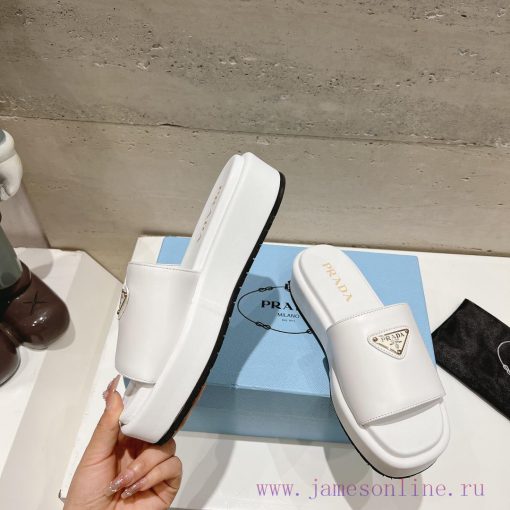 Top TierPrada's New Square Toe Thick Soled Slippers For Early Spring 2024 Are So Surprising Thi vs53s0mj - Image 4