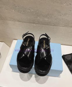 Top TierPrada Pujia 〰️ 2024 New Cross Belt Embossed Thick Bottom Sandals. This Rubber Sandal Co 0xt6eilg