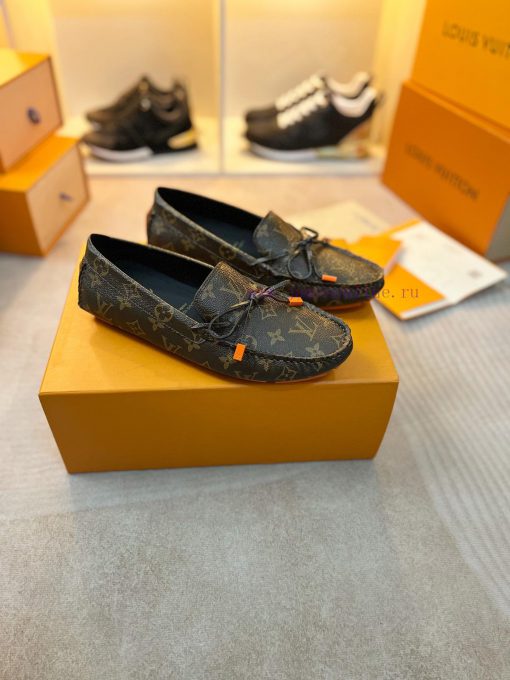 𝓛𝓸𝓾𝓲𝓼 𝓥𝓾𝓲𝓽𝓽𝓸𝓷𝙇𝙤𝙪𝙞𝙨𝙑𝙪𝙞𝙩𝙩𝙤𝙣 Louis Vuitton 2024 Classic 𝓛𝓿𝓣𝓻𝓪𝓲𝓷𝓮𝓻 Sports Series ¯LV. Driver Mokasi i29fxs0n - Image 3