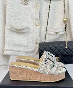 Chanel | Chanel 24P New Product Wood GrainDouble C Rhinestone Thick Soled SlippersThe Unique Ma 7y245h4c