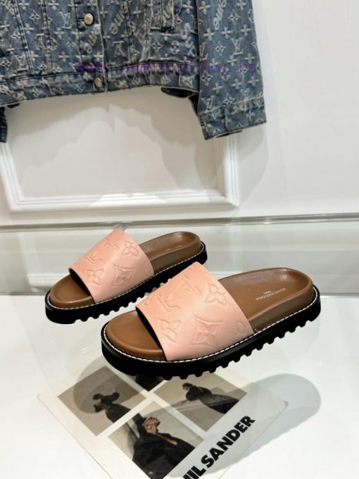 P. Lv Sandals Couple StyleThe Main Embossed Slippers Are Hard Goods With A New Purchasing Level 8z8uroc8 - Image 4