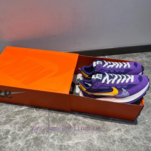 Sacai X Nike VaporWaffle Three Party Joint Mesh Purple Gold ️ The Upper Is Made Of Delicate Sue av4g2s80 - Image 4