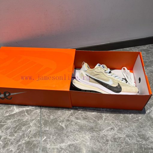 Sacai X Nike VaporWaffle Three Party Joint Mesh Khaki ️ The Upper Is Made Of Delicate Suede Lea vmaudsi4 - Image 3