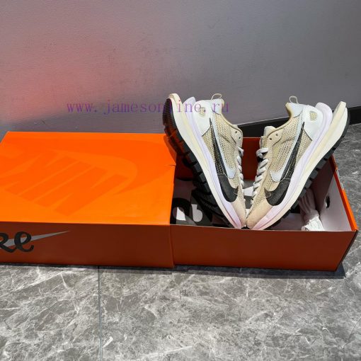 Sacai X Nike VaporWaffle Three Party Joint Mesh Khaki ️ The Upper Is Made Of Delicate Suede Lea vmaudsi4 - Image 7