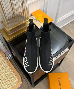 Louis Vuitton | 20234 ˢˢLouis Vuitton's Spring/Summer 2024 New Product Highlights: RUN 55 Socks 1sotj0g5