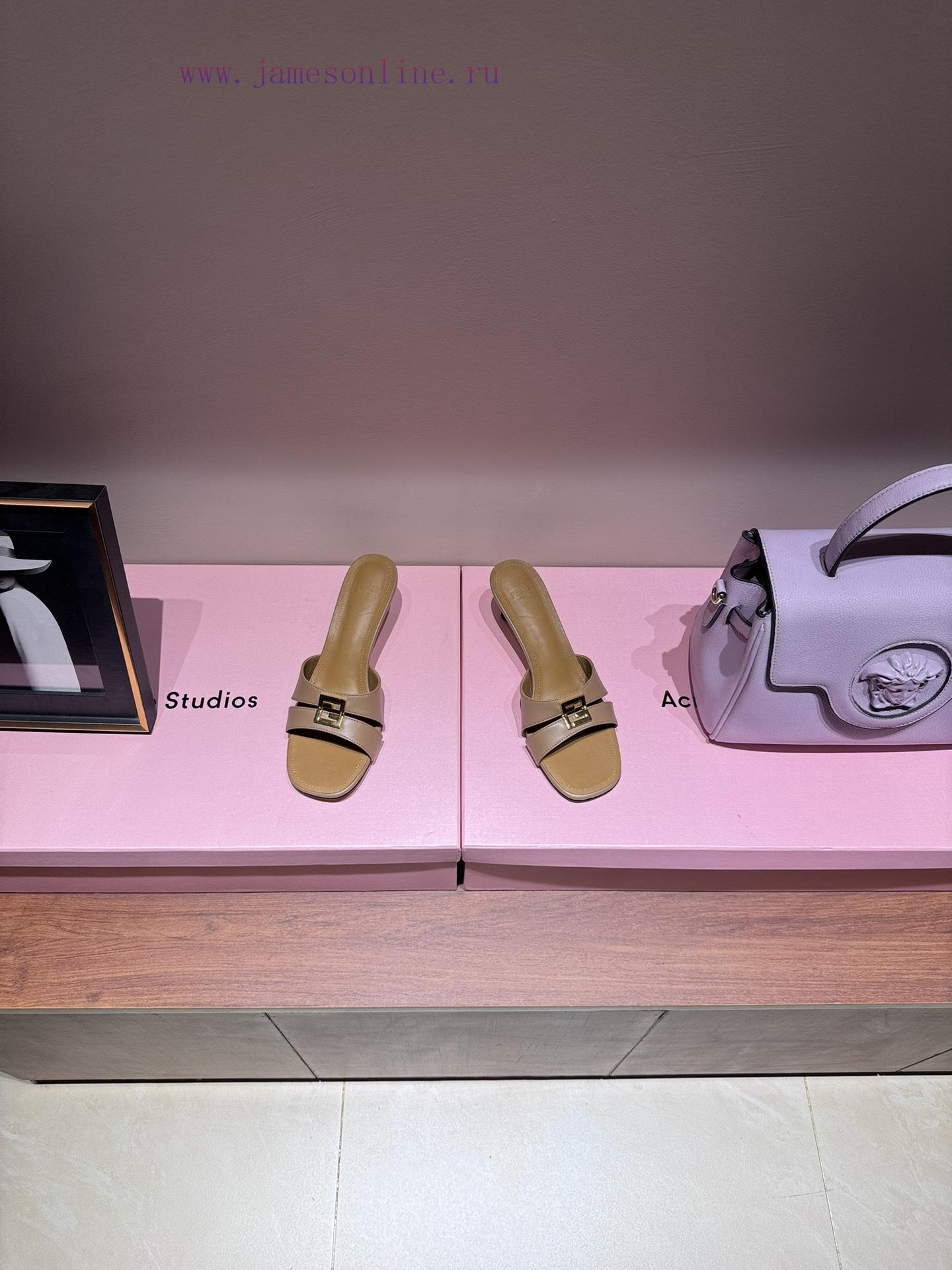 The MostFendi 24ss New Round Head FF Gold Buckle Hollowed Out Slim Heel High-heeled SlippersFen 3vmsyd97 - Image 4