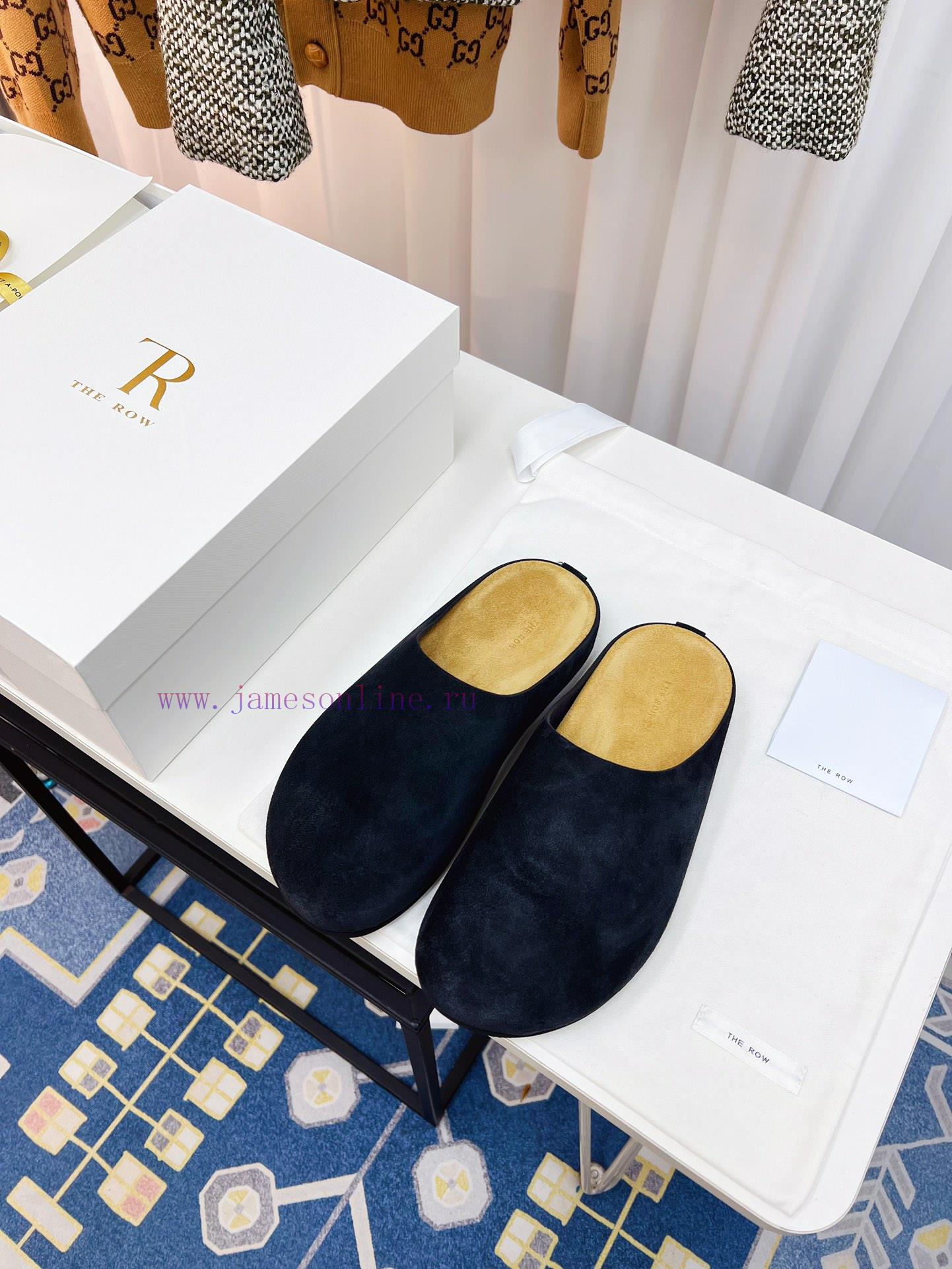 The Row 24 New Baotou Tuo Bochen TuoRetro Style Easy To Match Always Looking Good. Minimalist S 2wrkbu2l