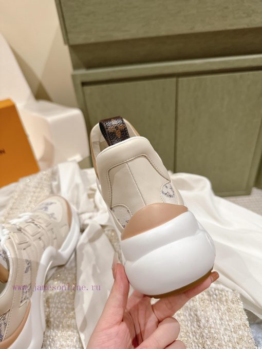 | ²⁰²4 𝐬𝐬  🤍🤎The New Color Series Of LV Synchronized Dad Shoes Showcases Youthful Vitality And ux6rd8gj - Image 6