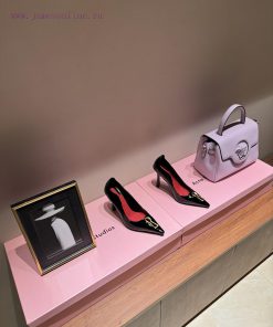 The MostThe Design Master Forgotten By The PublicElsa Schiaparelli Elsa SchiaparelliChanel's Li flhi08bw