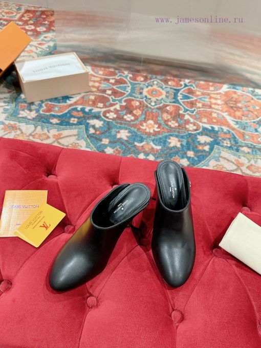 ️  LV Louis Vuitton Is Cute And Very Youthful Without Any Fear Of Showing Off Short Legs. After nx4w8n0t - Image 6