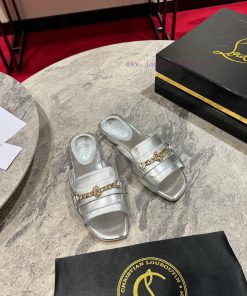 CL Chain Slippers 🦋 ꫛꫀw.︎ ️This Sandal Is Made Of CL Logo Gold Chain And Black Leather With A C 8cs5irzp