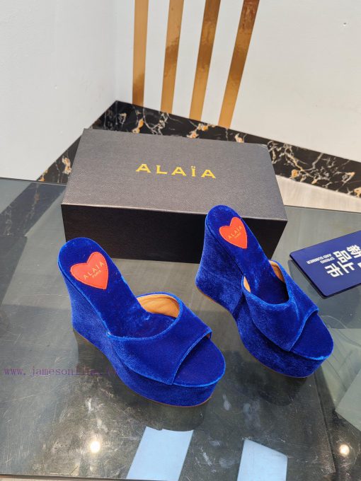 ALAIA's Latest Hate Sky High Water Table Slippers For 2024 With A Unique Heart-shaped Design An aqu24mdu - Image 3