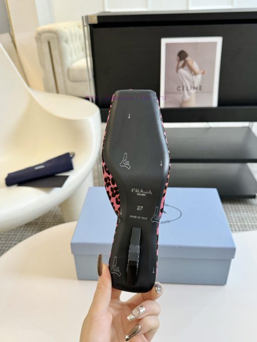 Prada 24/Show Style Satin Square Toe Triangle Heel High HeelsWearing The Elegant And Intellectu 43ior3no - Image 10