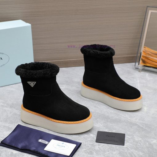 Top TierPrada 2024 Vs Autumn/Winter Latest Explosive Fur Boot SeriesRound Headed Triangular Buc hnux70py - Image 13