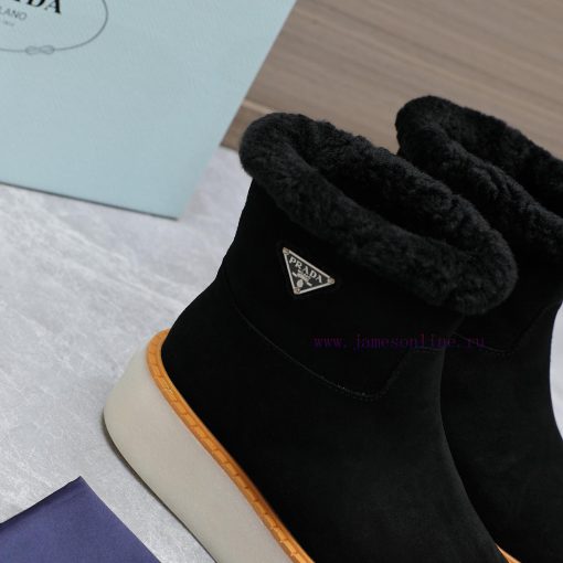 Top TierPrada 2024 Vs Autumn/Winter Latest Explosive Fur Boot SeriesRound Headed Triangular Buc hnux70py - Image 14