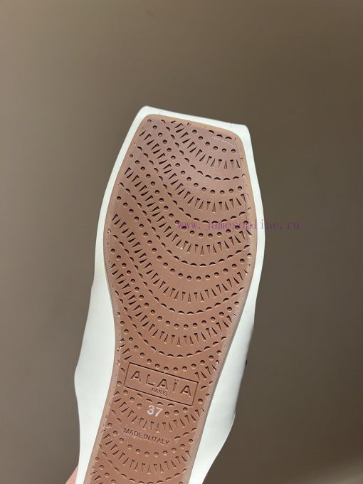 The MostAlaia 24ss Flat Bottomed Ultra Soft Bottom Rivet Toe Clamp SlippersThe Super Chic Desig 0g29vafb - Image 19