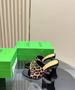 Bottega Veneta ——————————————The Latest And Most Classic High-heeled Sandals Are Worn By Numero kbt49jlm