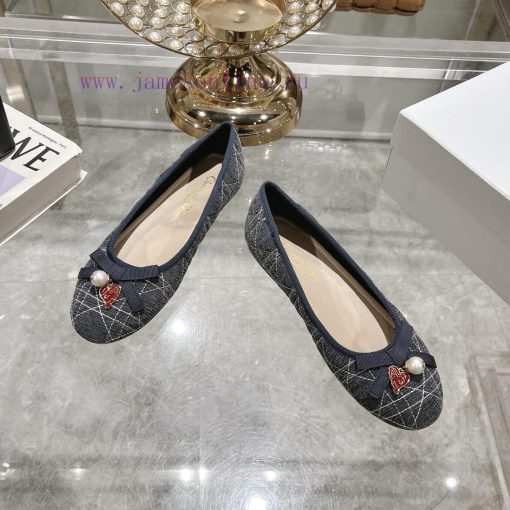 Dior 2024 Vs Autumn/Winter Diamond Grid New Collection... The Colors Are Super Bright And The C 40b67f5v - Image 12