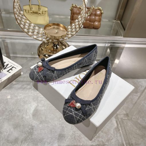 Dior 2024 Vs Autumn/Winter Diamond Grid New Collection... The Colors Are Super Bright And The C 40b67f5v - Image 16