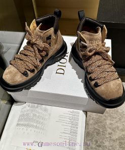 The New C 'est Dior Sneakers From The Dior 2024 Series Showcase A Striking And Fashionable Styl agpt0s05