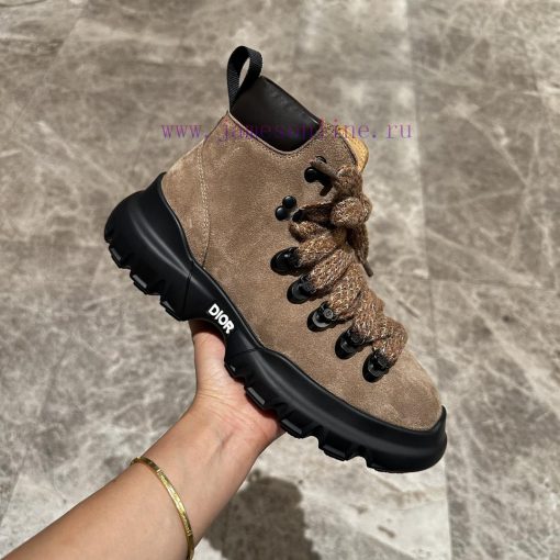 The New C 'est Dior Sneakers From The Dior 2024 Series Showcase A Striking And Fashionable Styl agpt0s05 - Image 7