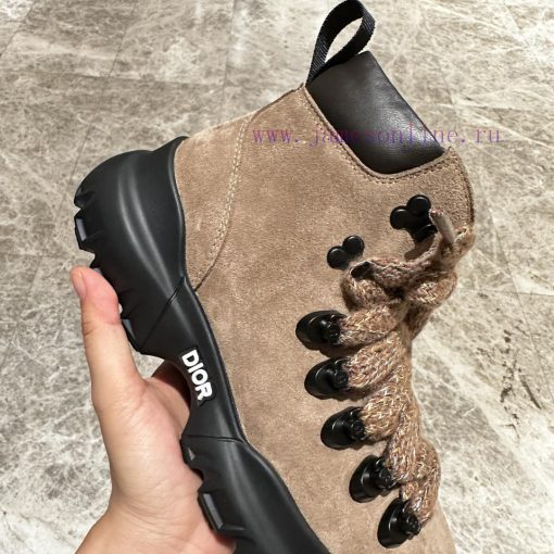The New C 'est Dior Sneakers From The Dior 2024 Series Showcase A Striking And Fashionable Styl agpt0s05 - Image 8