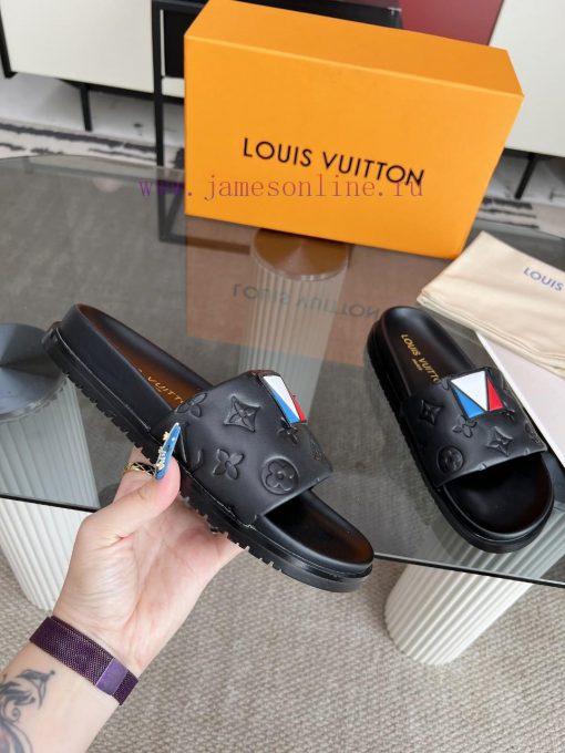 Louis Vuitton's 2024 Autumn And Winter New Slippers Are On The Market With 11 High-end Customiz a759qjr4 - Image 8