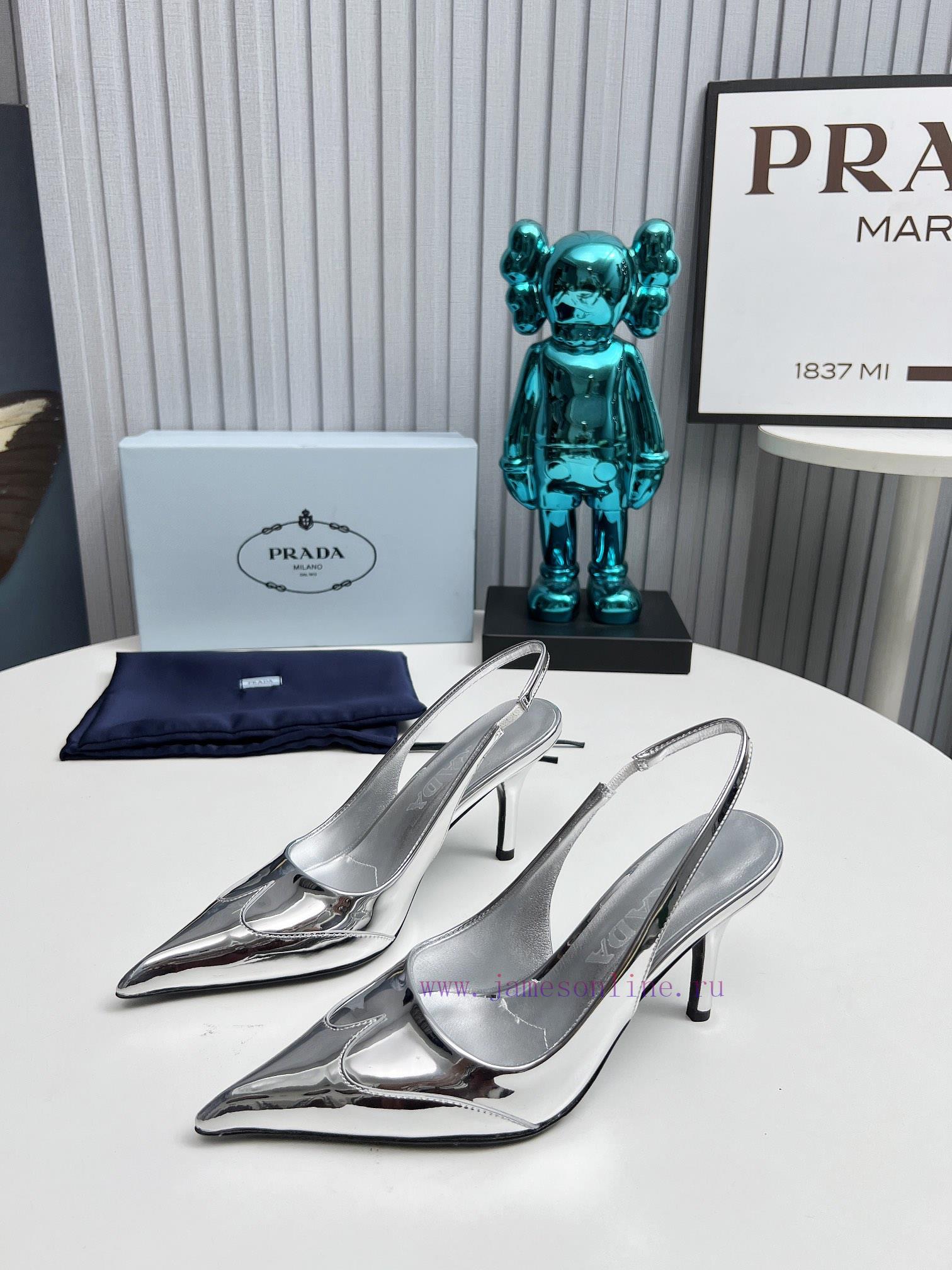 2024 SSS Launches Prada's Latest Collection Of Long And Short Boots Sandals Single Shoes Slim H snfldk62 - Image 3