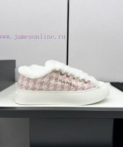 Chanel 2024 Top Casual SneakersThis Classic Design Features A Shoe Upper With A Variety Of Embr 0reglvts